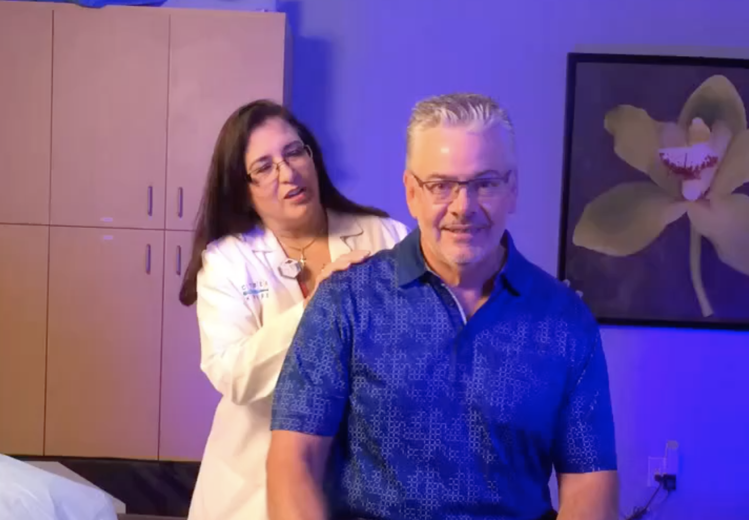 Man with CyberKnife doctor cyberknife miami - alternative cancer treatment - cancer treatment in south florida